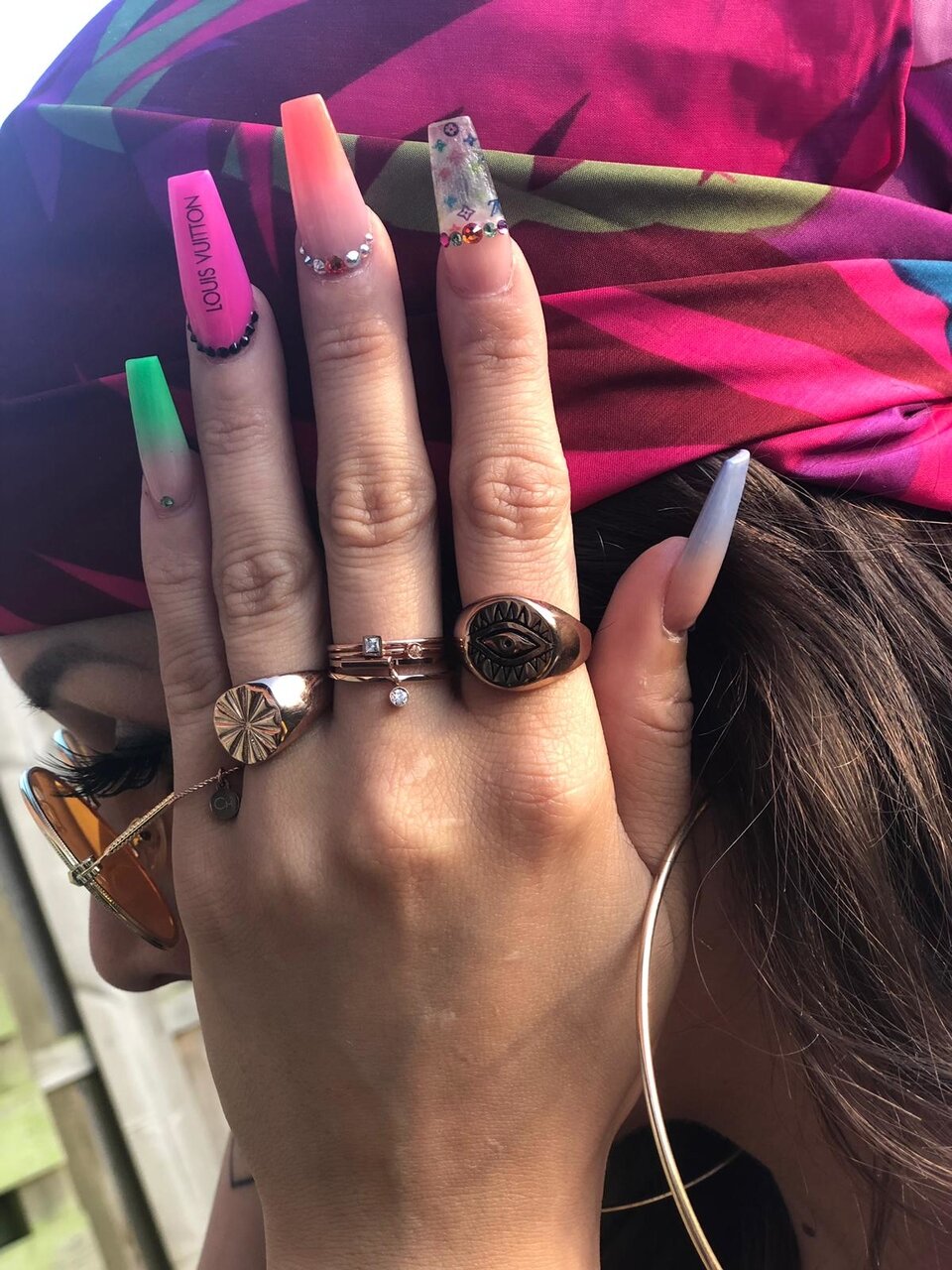 R570 Dangling Coin Rose Gold Steel