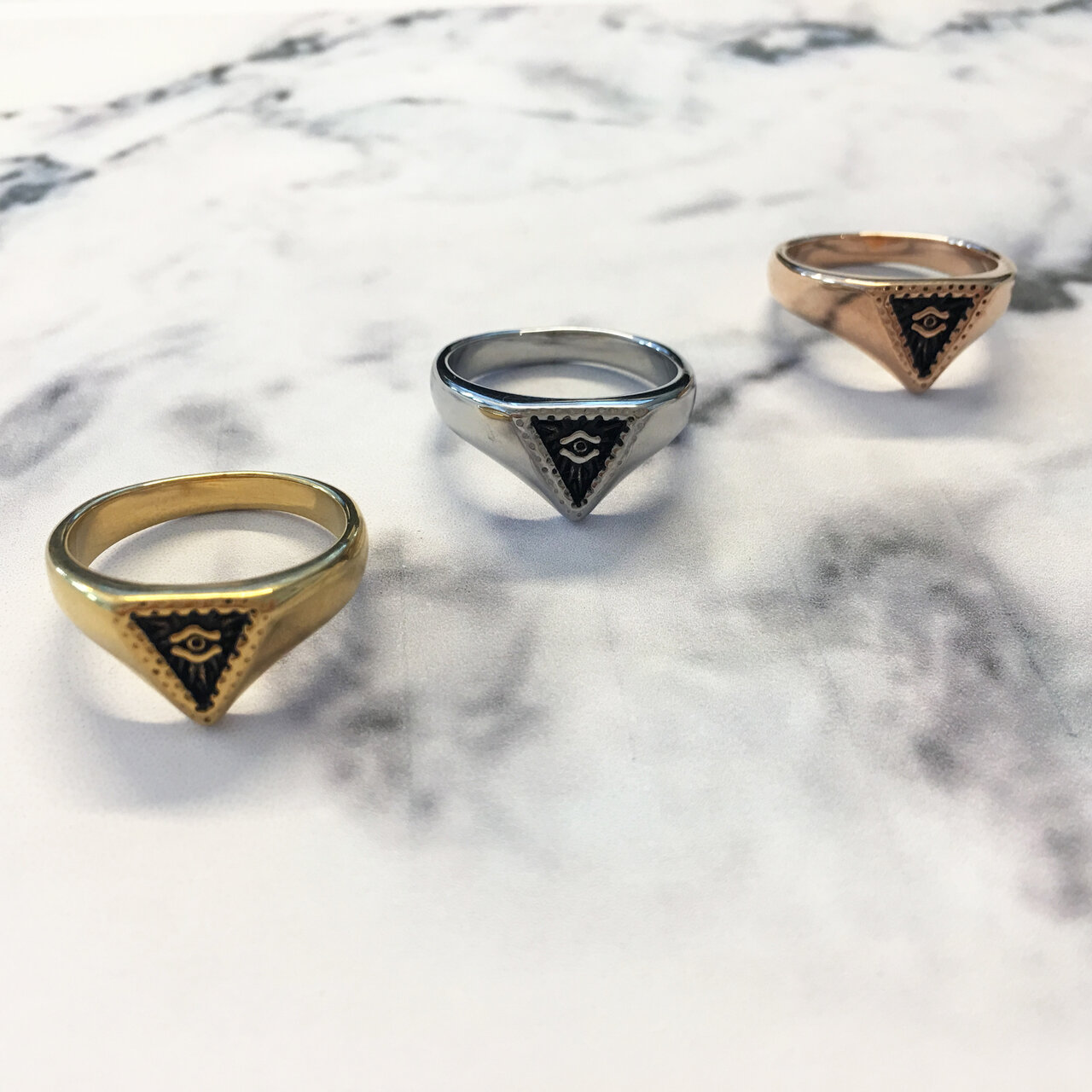 R771 Big Eye Triangle Shiny Steel