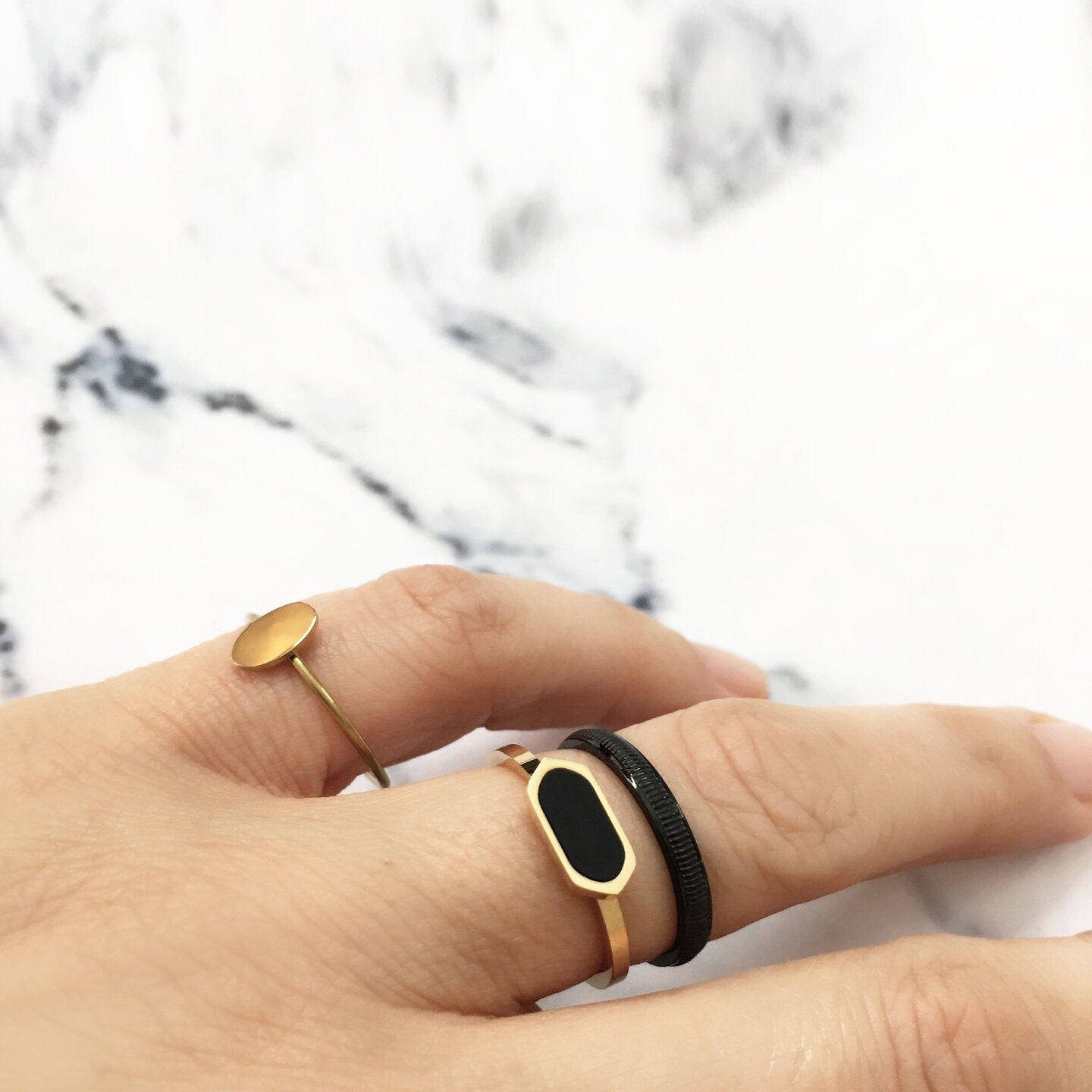 R606 Stripes Black Steel