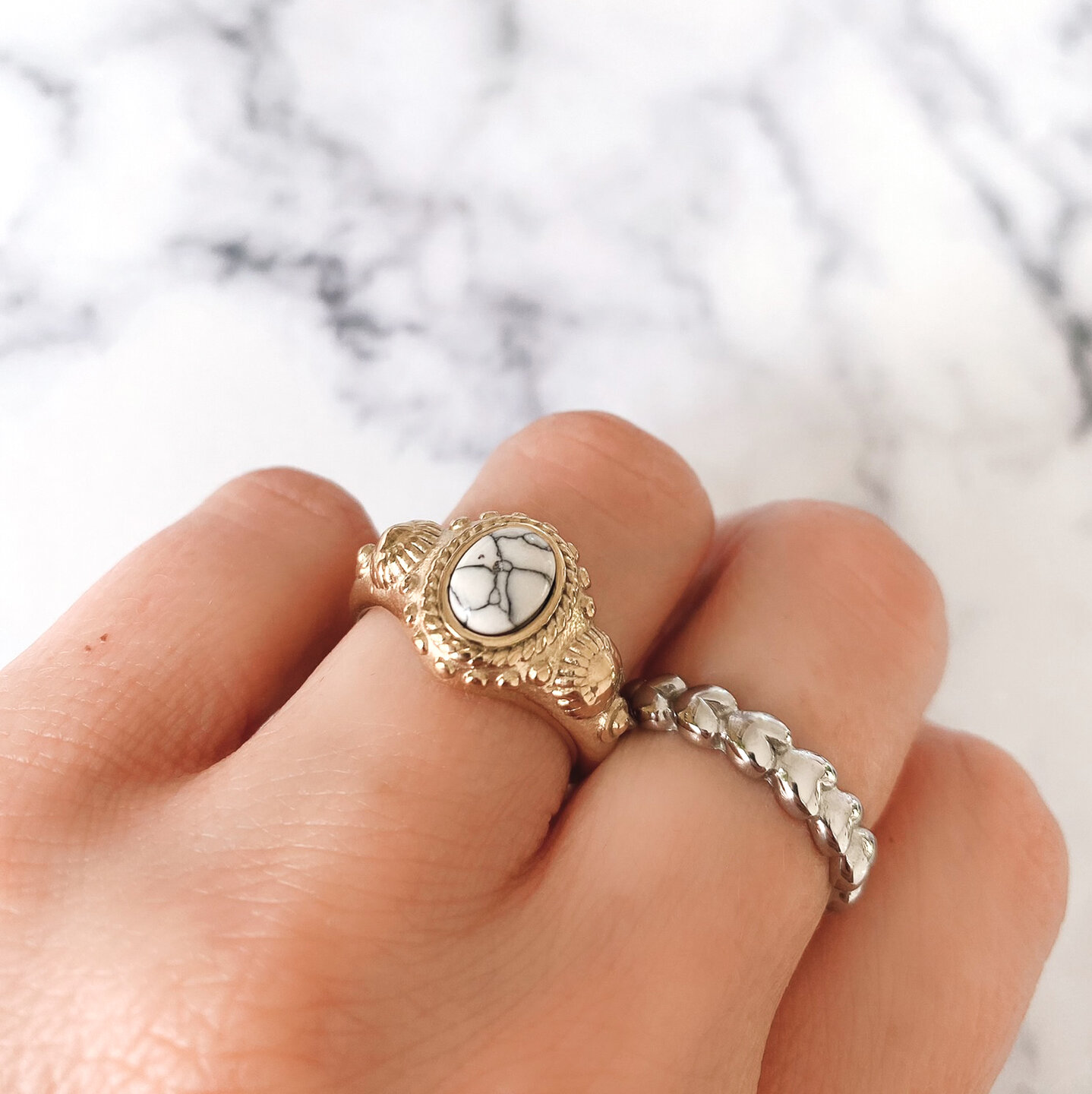 Charmin's Zegel Ring R1055 Turkoys Howlite ion-goldplated