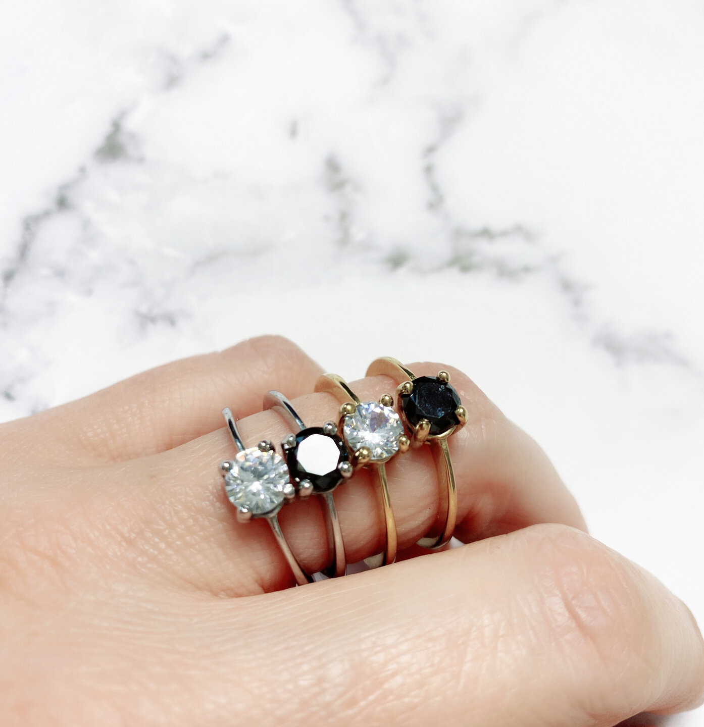 Charmin’s Classic Princess Black Ring Goud R1195