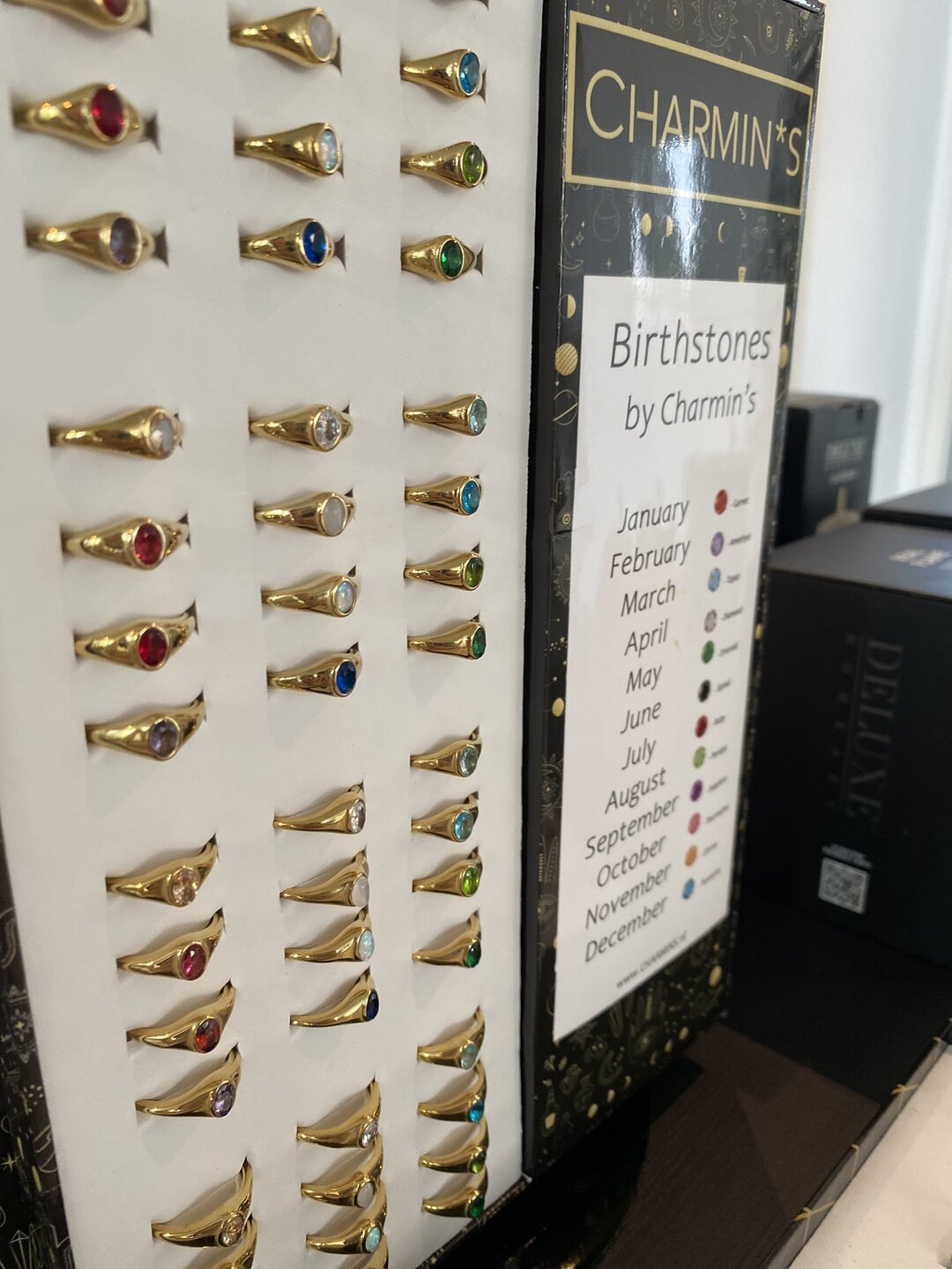Charmin's Gouden Birtstones Tafel Draaidisplay MET 144 ringen