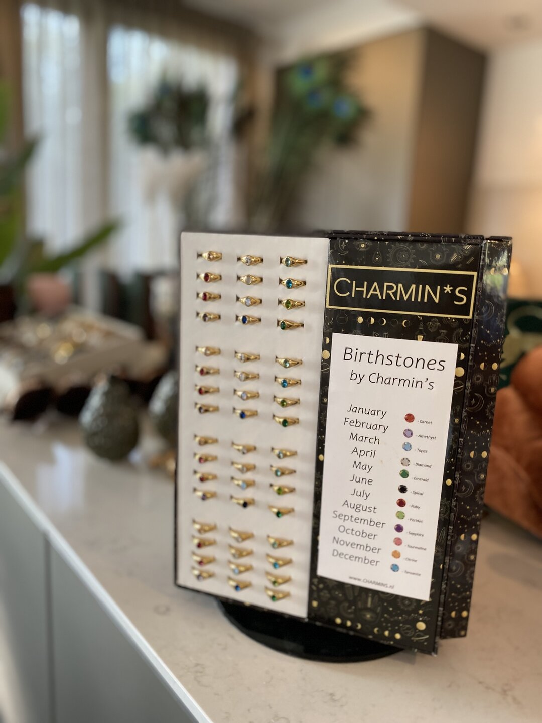 Charmin's Gouden Birtstones Tafel Draaidisplay MET 144 ringen