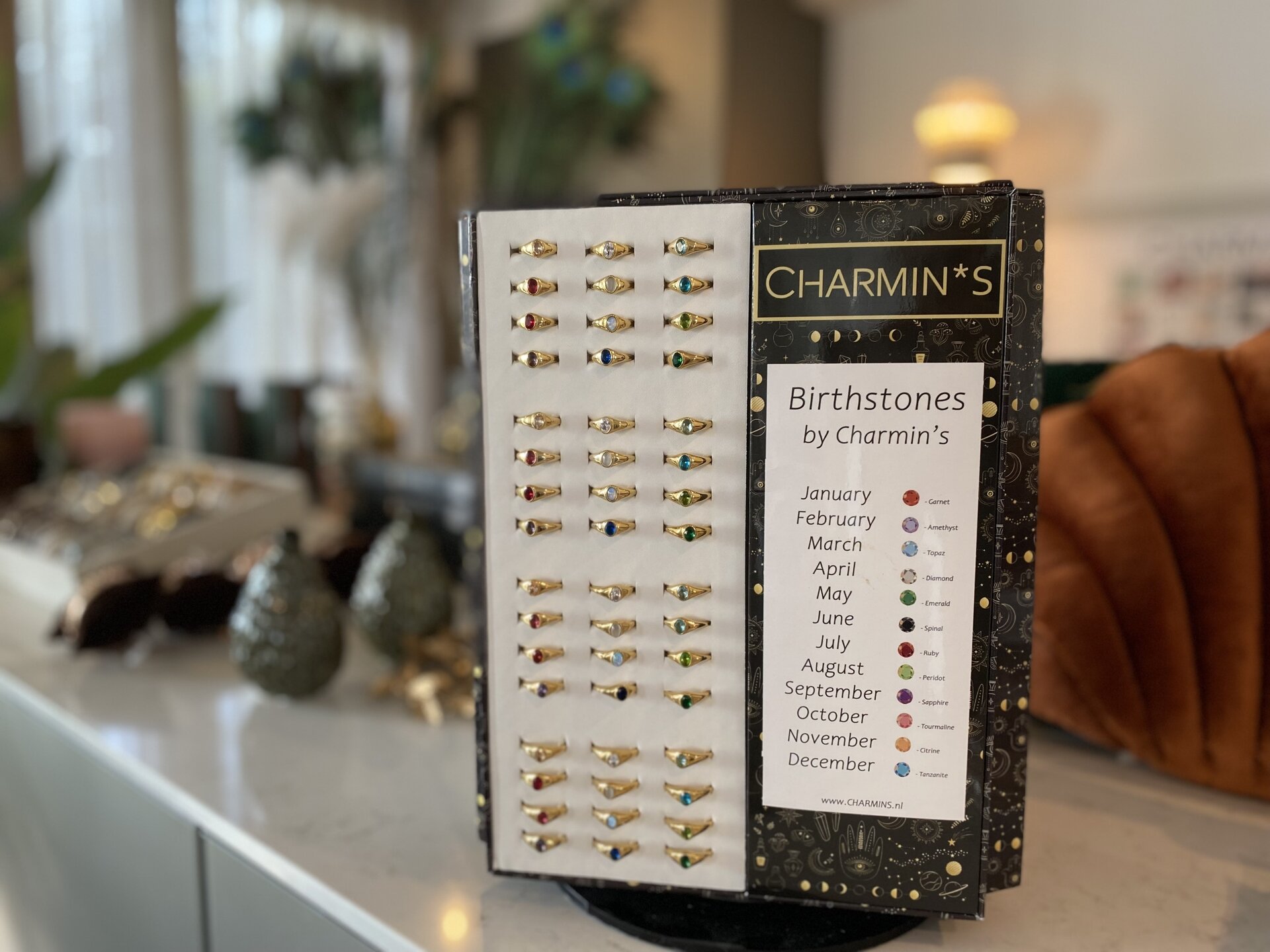 Charmin's Gouden Birtstones Tafel Draaidisplay MET 144 ringen