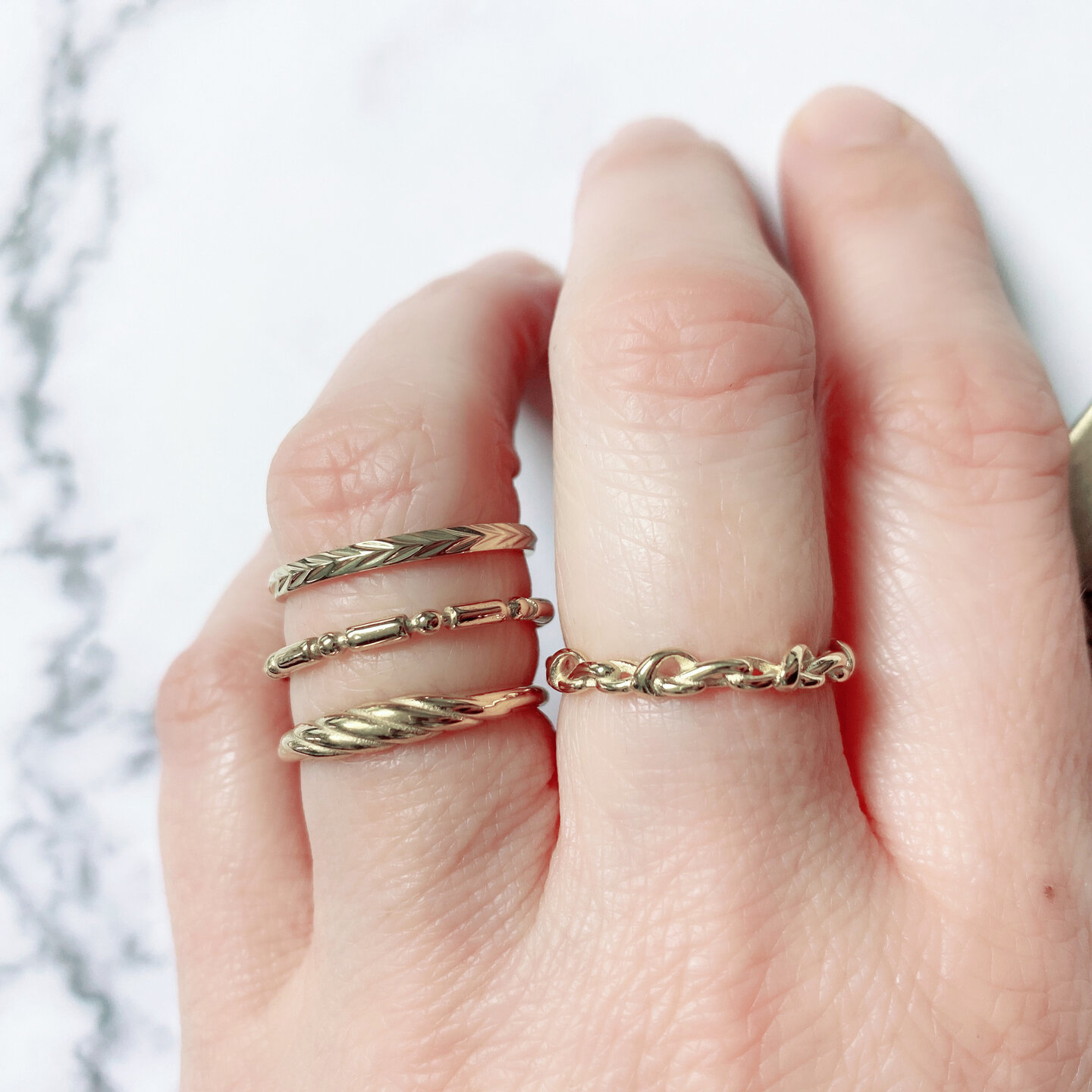 Charmin's Ring Leaves Shiny Gold R1243