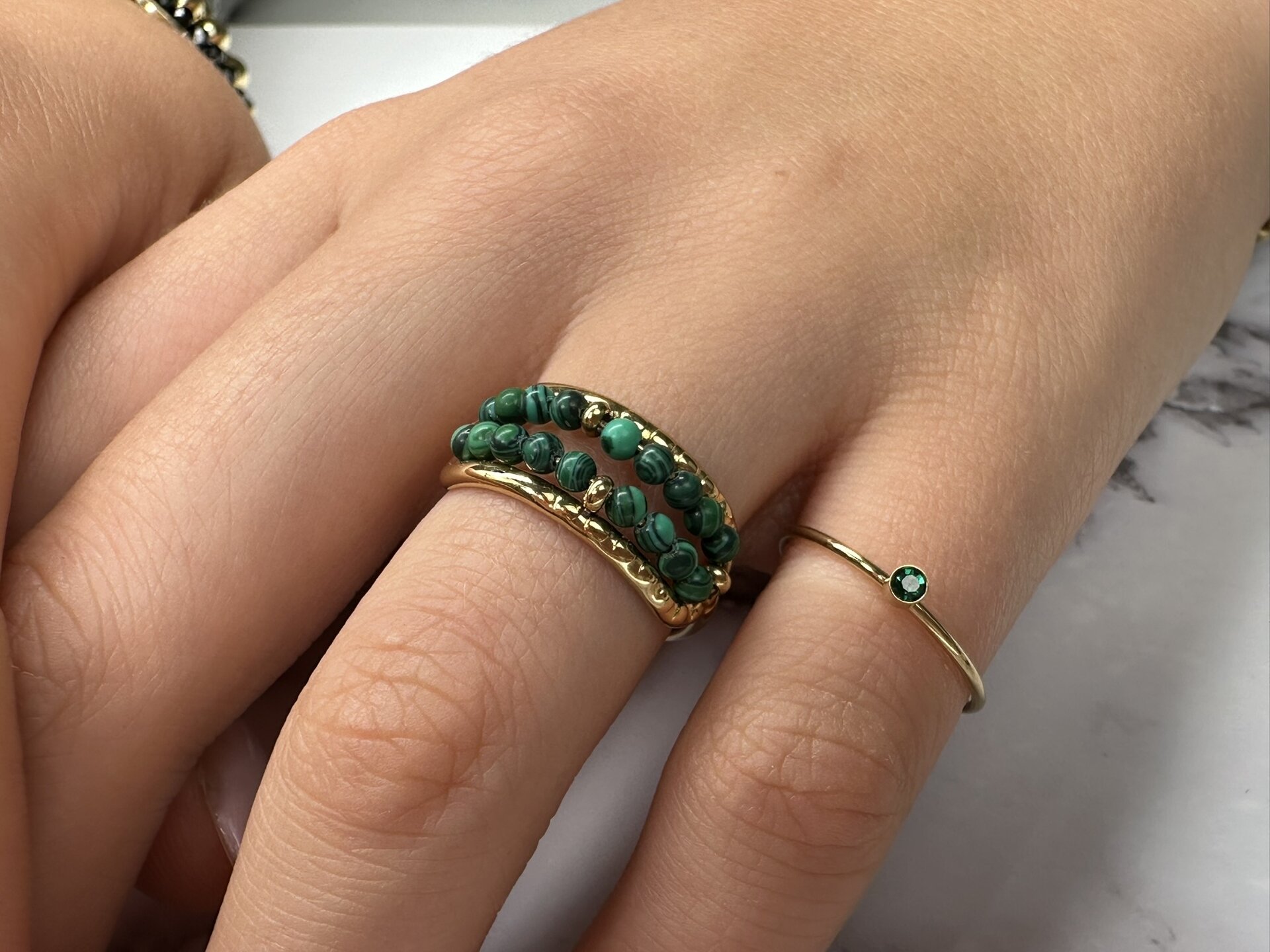 KR96/ 790  Shine Bright Emerald Shiny Gold