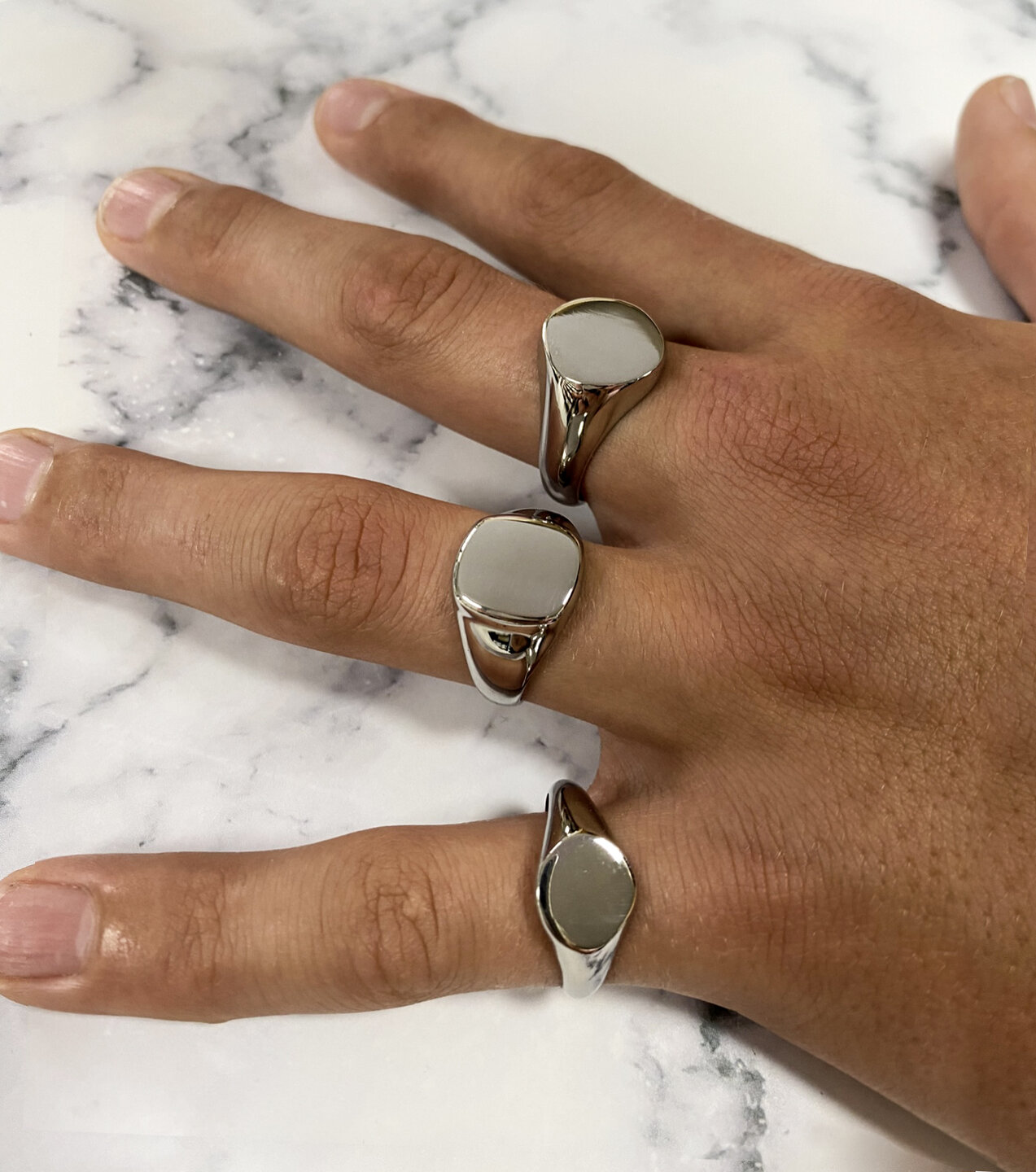 Charmin&#039;s UNI Men&#039;s Signet Ring Large Oval Steel R970
