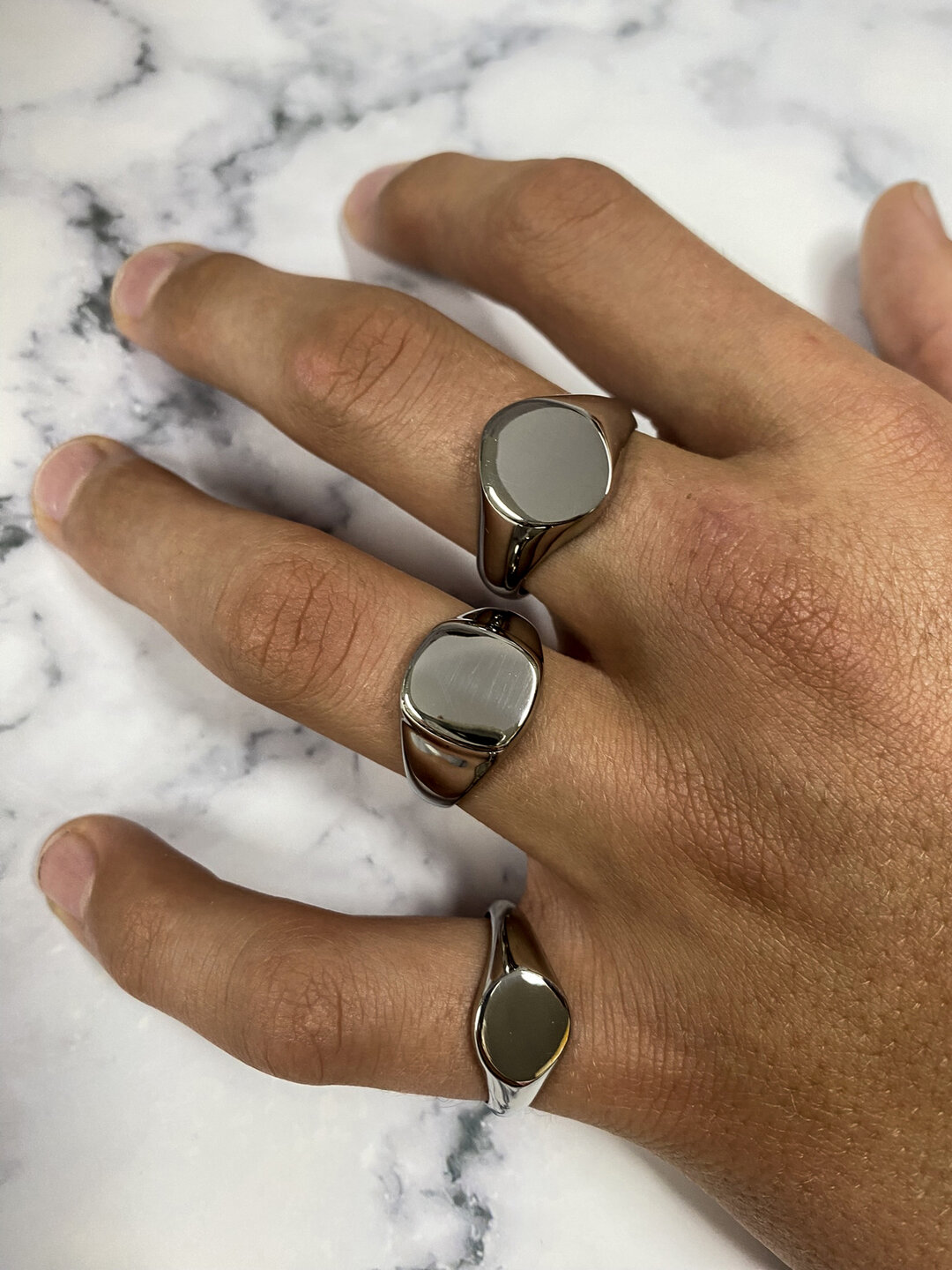 Charmin&#039;s UNI Men&#039;s Signet Ring Large Oval Steel R970