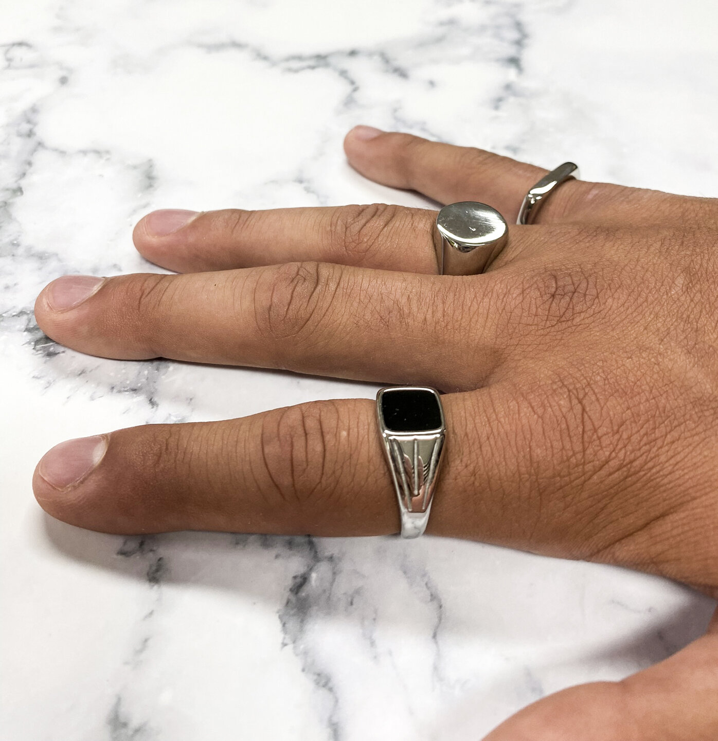 Charmin&#039;s UNI Men&#039;s Signet Ring Large Oval Steel R970
