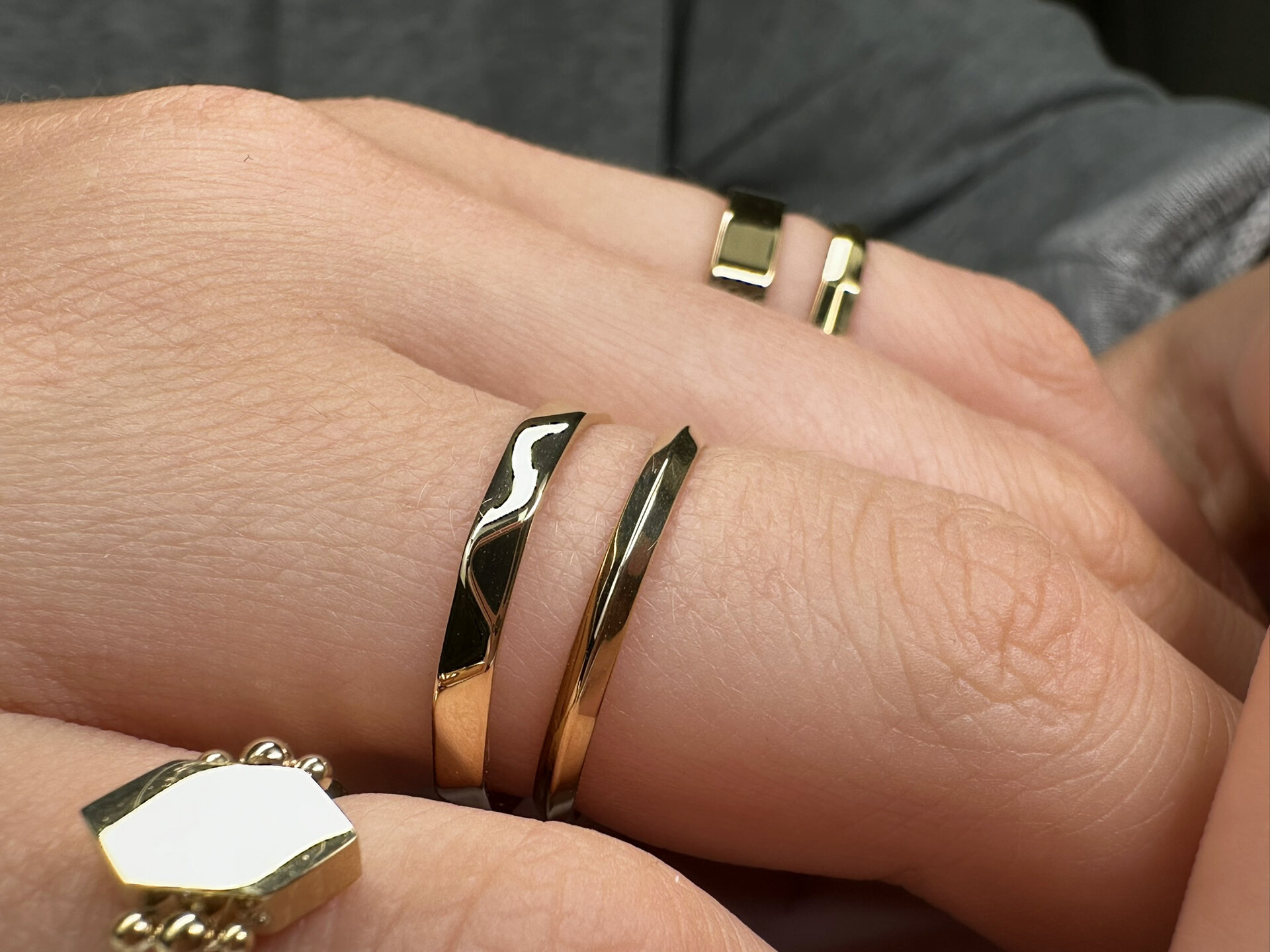 Charmin's Gehoekte Basis Ring 2,5mm Steel R608