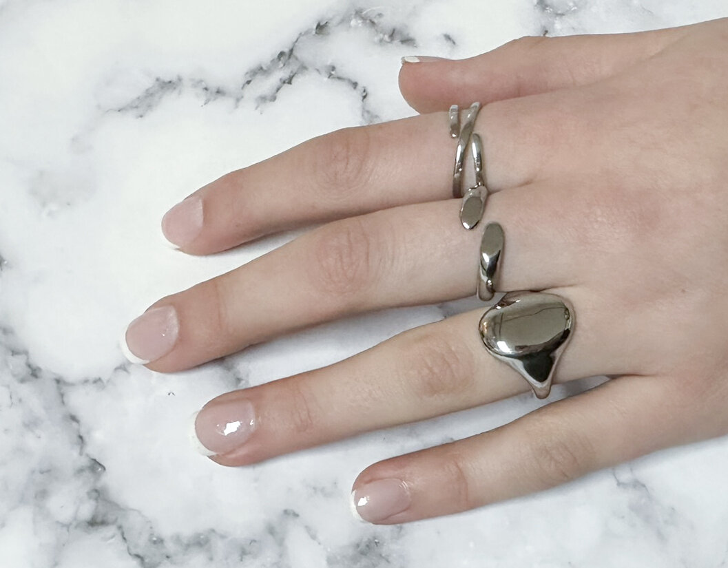 Charmin's Goudkleurige Open Ring met Vlakke Ovale Bovenkant Staal R1381 &ndash; Classy en Modern