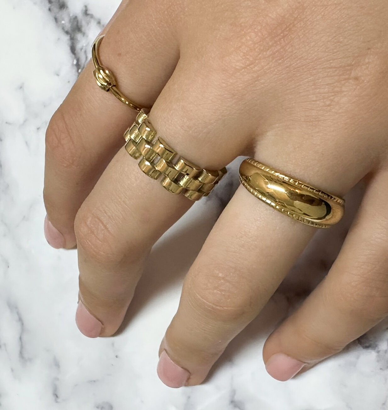 Charmin's Klassieke Ring met Bewerkte Rand Staal R1410