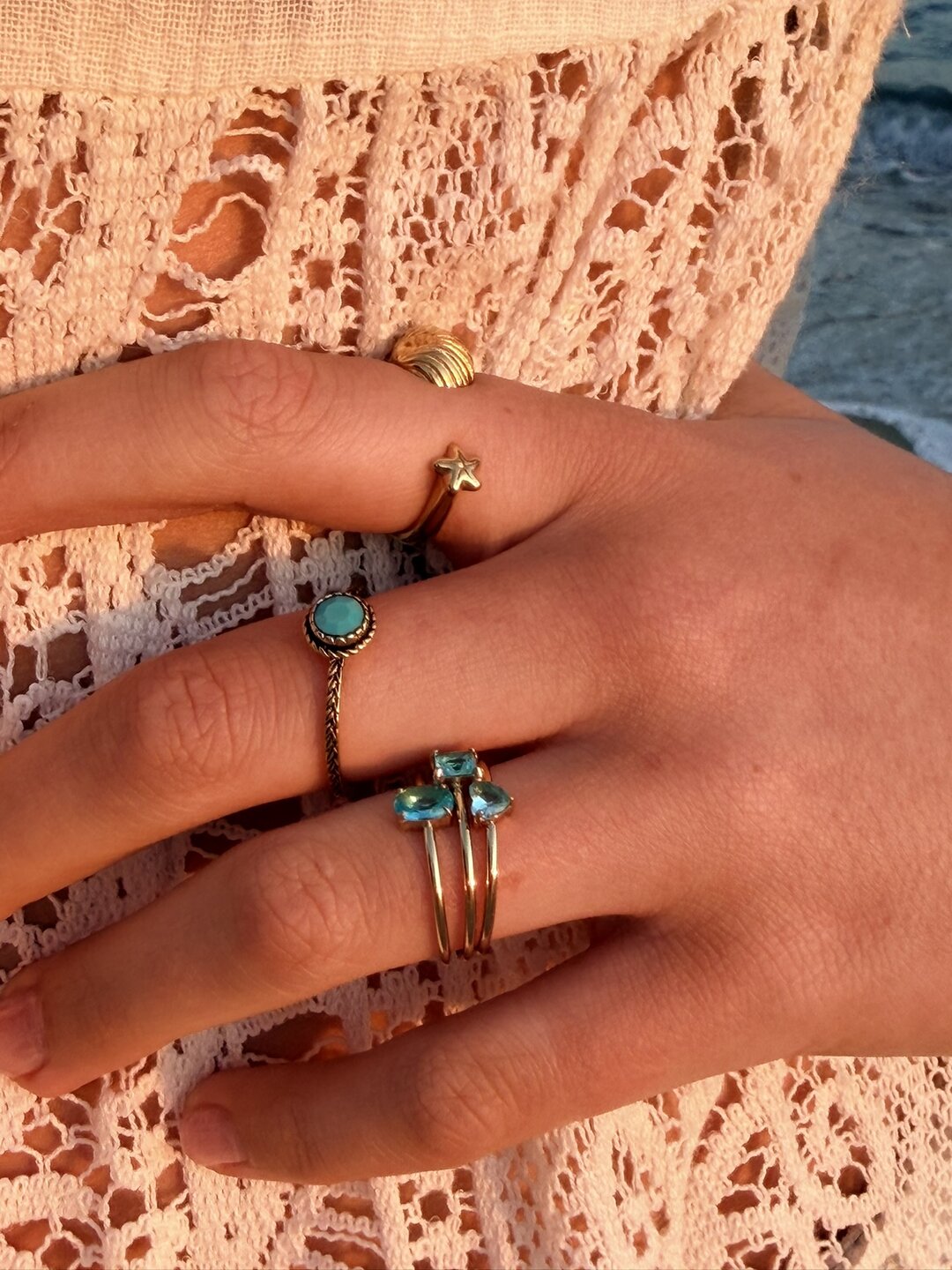 Charmin's Goudkleurige Chunky Ring met Schelp en Zeester Staal R1856 