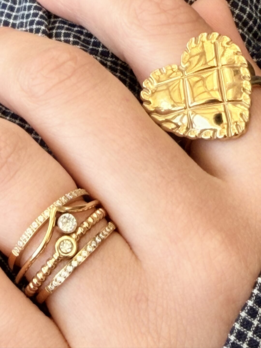 Charmin's Goudkleurige Chunky Ring met Hartvorm Staal R1830&ndash; Big Love
