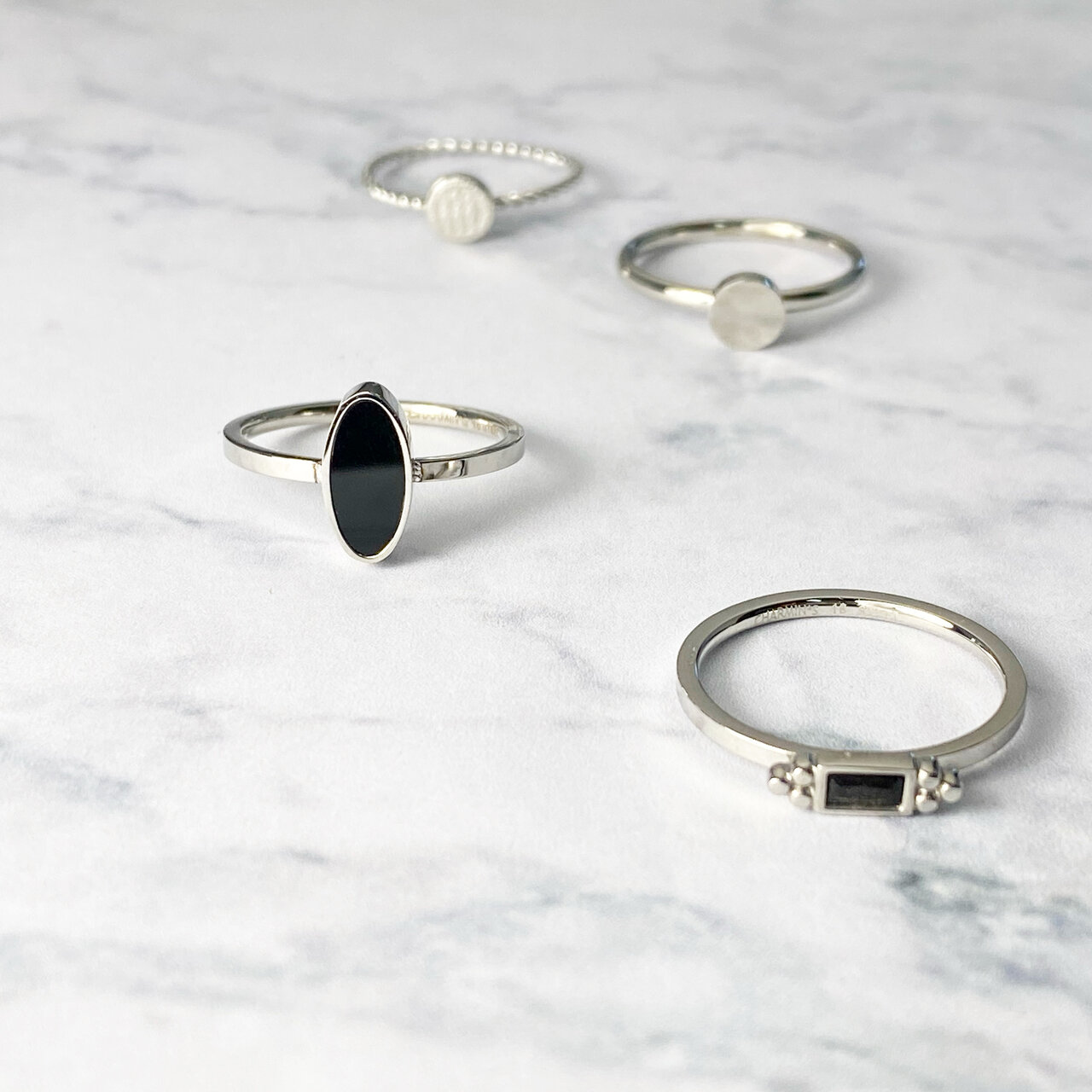 Charmin's Signet Ring with Oval Turqouise Gemstone Gold Steel R1210