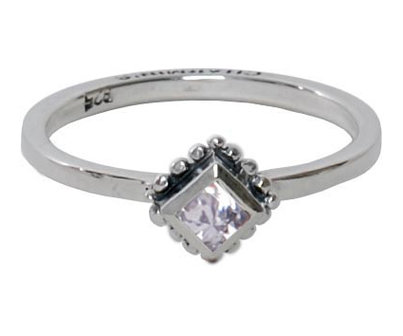 Ring R005 &#039;Diamond Ace&#039; White