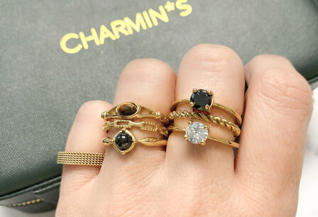 Charmin&rsquo;s Ovale Elegante Zwarte Hematiet Ring Gold R1168