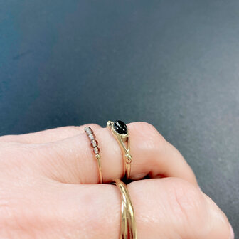 Charmin&#039;s Oval Elegant Ring with Black Gemstone Steel R1157