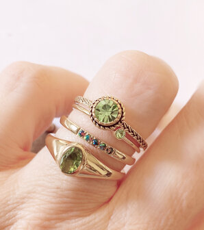 Charmin&#039;s Goudkleurige Ring Birthstone Augustus Lichtgroene Kristal Staal Iconic Vintage R1097