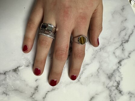 Charmin&#039;s Signet Ring with Flat Oval Light-pink Rose Quartz Gemstone Steel R1481