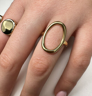 Charmin&#039;s Goudkleurige Chunky Ring met Ovale Vorm Staal R1770 &ndash; Krachtig en Groot