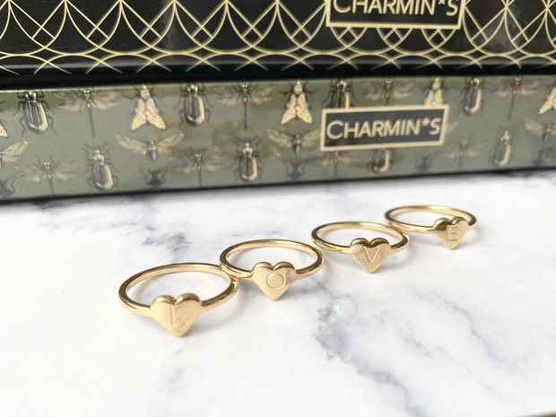 Charmin’s initialen zegelring hartje Goldplated R1015-V Letter V
