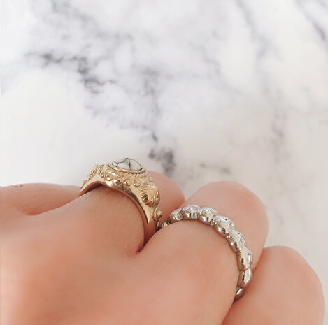 Charmin's Zegel Ring R1056 White Howlite ion-goldplated