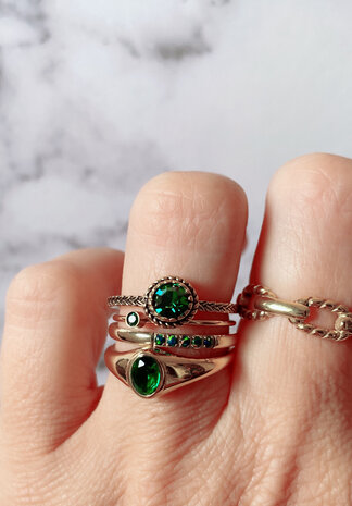 Charmin's ring R1095 Birthstone May Dark Green Stone Goldplated Iconic Vintage