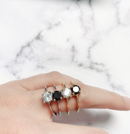 Charmin’s Classic Princess Black Ring Goud R1195