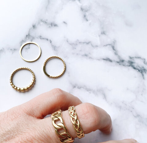 Charmin’s statement ring R1058 Balletjes Tabs Lopend Goldplated