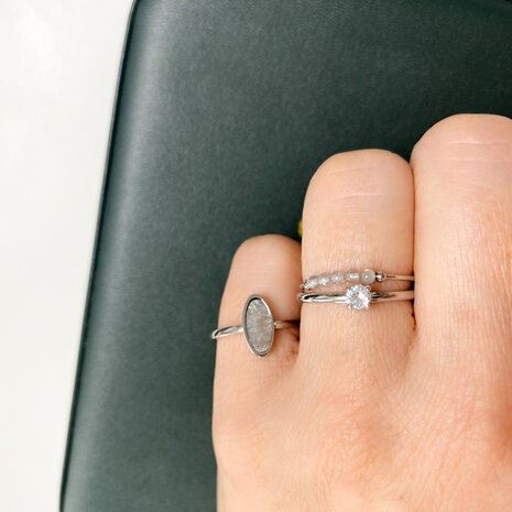 Charmins klassischer Solitär-Ring, 1,9 mm, schwarzer Stein, Stahl R1428