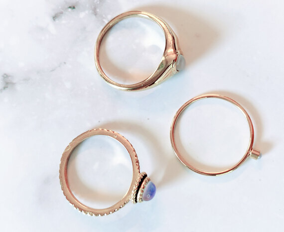 Charmin's Goudkleurige Ring Birthstone Juni Maansteen Kristal Staal Iconic Vintage R1102