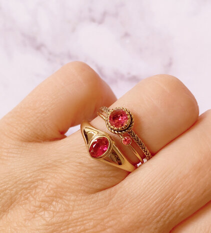 Charmin's Ring Birthstone July Pink Fuchsia Crystal Steel Iconic Vintage R1527