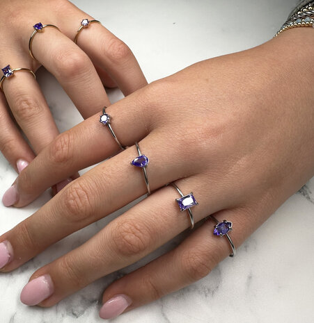 Charmin's Steel Ring with Elliptical Purple Crystal Stone R1677 – Soft Color