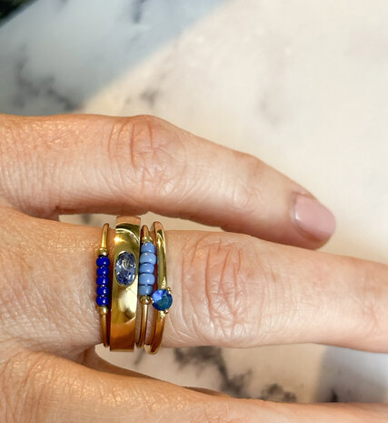 Charmin's Triangle Solitaire Gold-Colored Ring White Stone Steel R1297