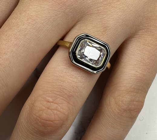 Charmin's Goudkleurige Chunky Ring Zwart Emaille en Witte Steen R1779 &ndash; Paris Chic