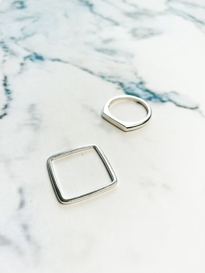 R858 Silver Square