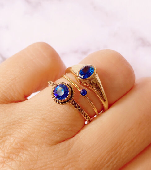 Charmin's Goudkleurige Ring Birthstone September Donkerblauwe Kristal Staal Iconic Vintage R1604