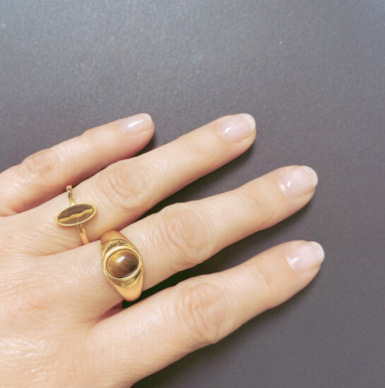 Charmin's Gold-colored Signet Ring with Oval Tiger Eye Gemstone Steel R1271