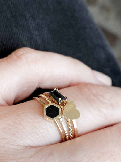 Charmin’s goudkleurige stapelring R823 Oh My Love goldplated staal