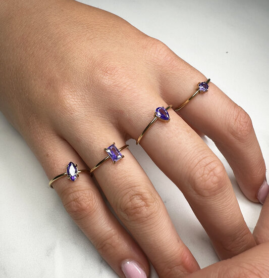 Charmin's Gold-Colored Ring with Elliptical Purple Crystal R1687– Elegant and Quirky