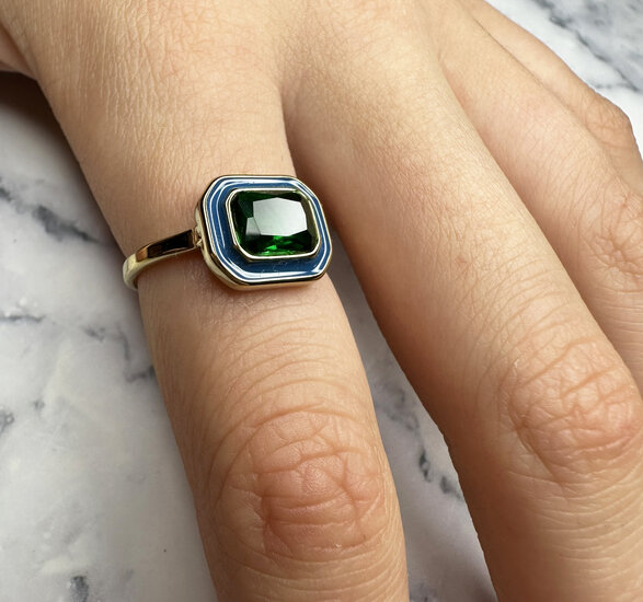 Charmin's Gold-Colored Chunky Ring Blue Enamel and Green Stone R1780 – Chic and Vintage
