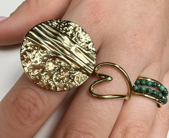 Charmin's Anxiety Ring Two Rows of Natural Stones Malachite Beads Gold-Colored R1672