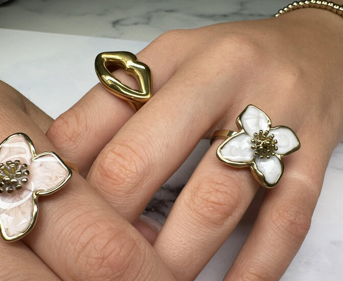 Charmin's Gold-Colored Chunky Ring with Beautiful Lips R1824 – Kiss me